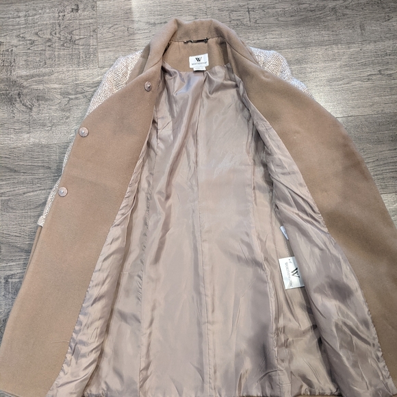 Ladies coat - Picture 2 of 3